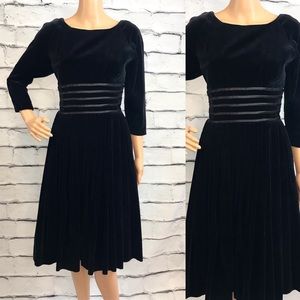 Vintage 50s 60s Black Velvet Cocktail Dress